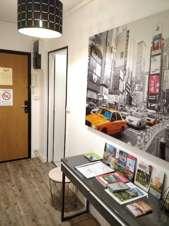 Les Cles Du Bonheur: Spacious Terrace Retreat Near RER B and Orly Massy  Exterior photo