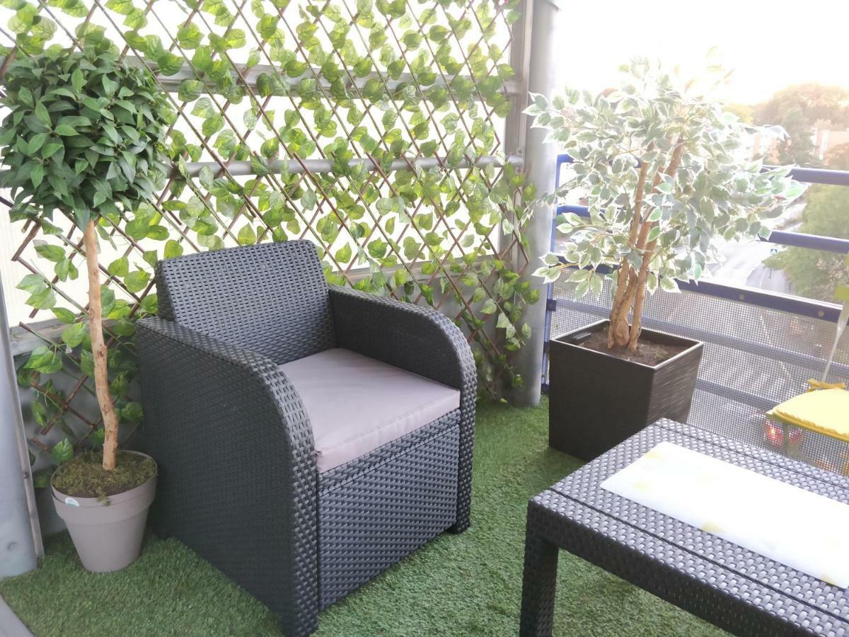 Les Cles Du Bonheur: Spacious Terrace Retreat Near RER B and Orly Massy  Exterior photo